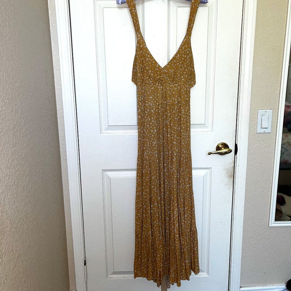 Morning Lavender Yellow Floral V-Neck Open Back Maxi Dress Size M